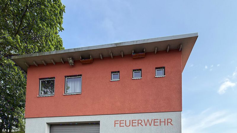 Das Feuerwehrgerätehaus in Martinfeld (VG Schimberg, Eichsfeld) ist mit funkbasierten Rauchwarnmeldern in Halle und Schulungsraum ausgestattet.(Bild:  Alpha-Omega Technology)
