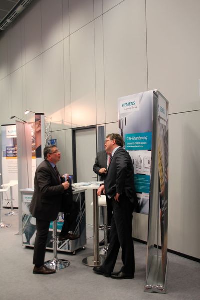 Über 30 Mitaussteller aus dem gesamten Bereich der Prozesskette „Spanabhebende Fertigung“ präsentierten sich auf der Hausmesse in Tuttlingen. (Bild: Sonnenberg)