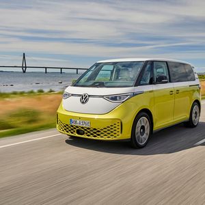 Ein klassiker wurde elektrisiert: Der ID Buzz ist der Nachgfolger des beliebten Bulli.(Bild:  VW)