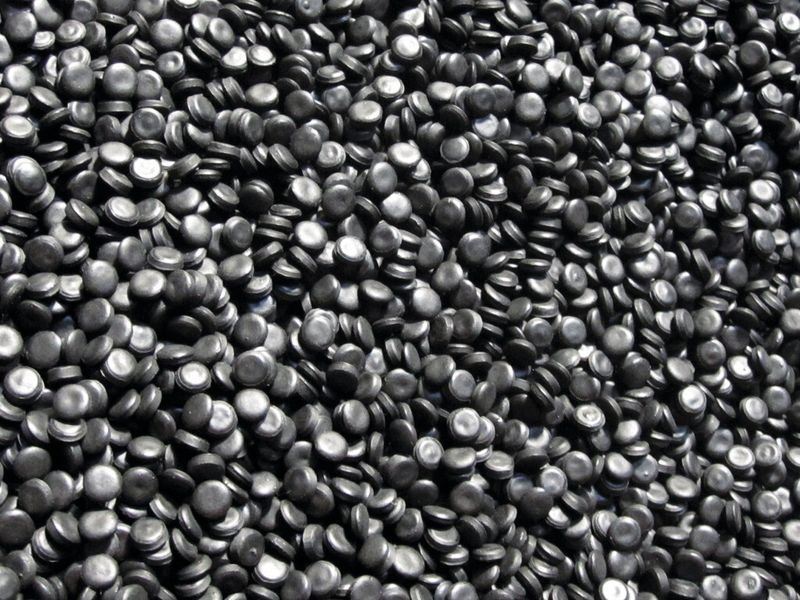 Das Regranulat aus LDPE-Abfällen ist regelrecht aufgewertet, wie es heißt. Rohrhersteller konnten sogar die Wandstärken ihrer Produkte aufgrund der hohen Qualität des Kunststoffs reduzieren. (Bild: Reciplast)