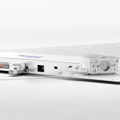 Ein vollautomatisch verfahrender Smart-Curve-Wagen aus dem Hause Losyco wird induktiv mit Strom versorgt und verfügt über latenzfreie WLAN-Kommunikation. (Bild: Losyco)