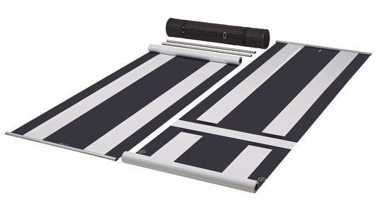 Mithilfe der neuen herstellerkonformen „TAV-1“-Matten können „ACS cars“-Besitzer jetzt auch die 360°-Umfeldkamerasysteme an Fahrzeugen der Volkswagen-Gruppe kalibrieren.(Bild:  WOW)