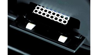 Abb. 1: Plattenlesesystem im Probenraum.  (Bild: Thermo Fisher Scientific)