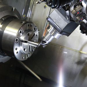 Nach einem Jahr Testphase auf dem CNC-Einspindler stieg Leipold auf den CNC-Mehrspindler um und erhöhte erste Losgrößen von unter 1000 Stück bis auf 50.000 Stück.
