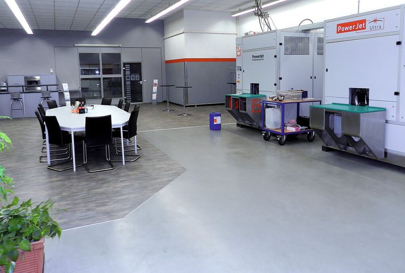 Bild 2: Im hauseigenen Technikum von LPW finden regelmäßig Reinigungs- und Trocknungsversuche mit verschiedenen Anlagentypen statt. (Bild: LPW Reinigungssysteme)