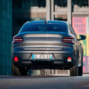 Eine Besonderheit des C4 X ist sein passend zum Innenraum auf Gemütlichkeit ausgelegtes Fahrwerk.(Bild:  Citroen)