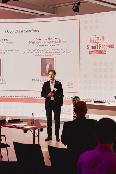 Hier geht´s in die Tiefe: Dr. Andreas Bamberg moderiert die Deep Dive Session zum Digitalen Zwilling (Bild: Stefan Bausewein)