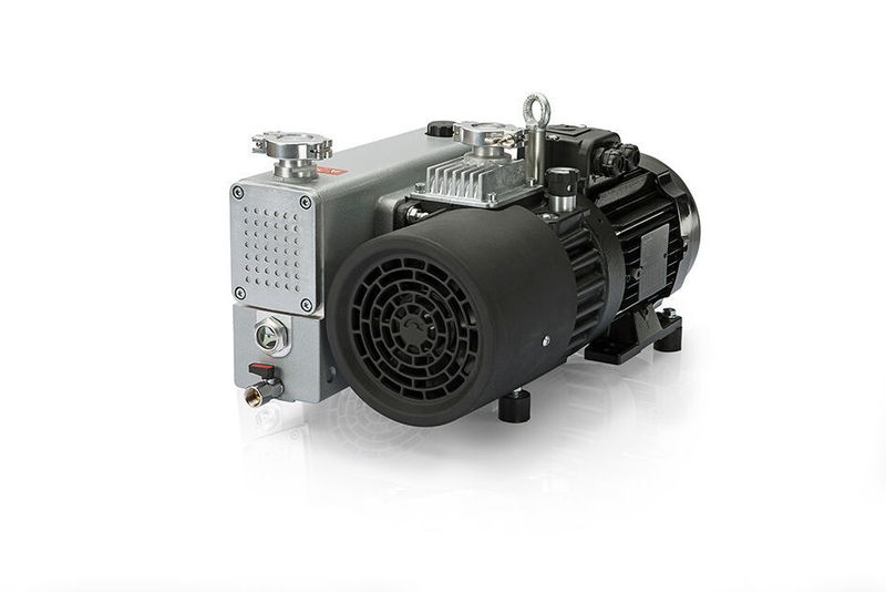 The compact Sogevac Neo D pump is equipped with a high-quality exhaust filter inside the oil casing. (Leybold)