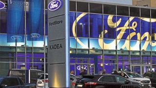 Das zur AVAG gehörende Automobilforum Kadea hat Ende Oktober in Berlin bereits seinen zweiten Ford-Store eröffnet. (Bild: Kadea)