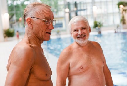 Bernd Horstmann (Eno) mit Samuil Rosenberg (AS ComputerTechnik) beim Erfahrungsaustausch. (Archiv: Vogel Business Media)