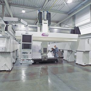 Endmontage der Gamma XL von Eima Maschinenbau. Der Maschinenbauer und Teilnehmer des Workshops zu frugalen Produkten ist Experte auf dem Gebiet der High-End-Maschinen.