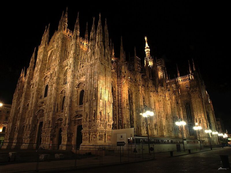 Mailand rechnet mit über 50 Prozent weniger Stromverbrauch durch den Umstieg auf LED. Im Bild: Mailänder Dom (Bild: Paul Bica, flickr.com (CC BY 2.0))