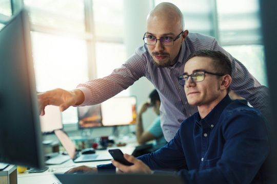 (Weiterentwickeln statt verwalten – moderne IT-Infrastrukturen brauchen mehr Know-how. (Bild: Adobe Stock © Jelena))