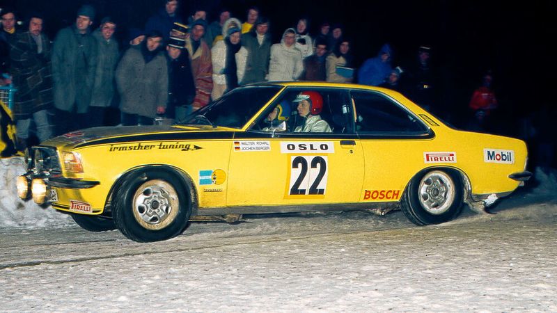 Der 2,8-Liter-Reihensechszylinder schob über die Hinterräder fast schon brutal an. (Opel)