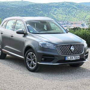 Zusatzausstattung gibt es nicht. Das Auto hat für diesen Preis alles an Bord, was Borgward im BX7 anzubieten hat.(Bild:  Wehner / »kfz-betrieb«)