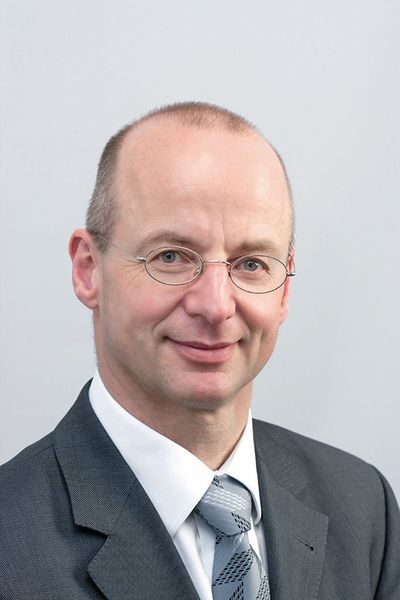 Tagungsleiter Prof. Dr.-Ing. Dipl.-Wirtsch.-Ing. Peter Groche, Institutsleiter am Institut für Produktionstechnik und Umformmaschinen der TU Darmstadt, blickt voraus: „Die Teilnehmer erwartet eine zweitägige Veranstaltung, die sich in den vergangenen Jahren mit stets 250 Teilnehmern, von denen etwa 90 % aus der Industrie kommen, zu einem etablierten Branchentreffpunkt entwickelt hat.“ (Bild: PtU)