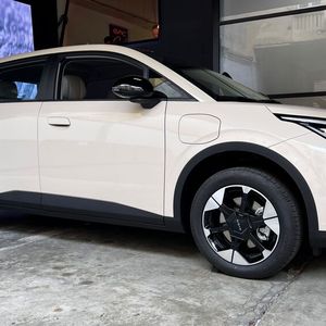 In Mailand präsentiert das Unternehmen sein elektrisches Kompaktauto Aion UT. (Bild:  Dirk Kunde)