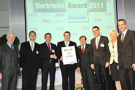 Die Jury des Vertriebs Award 2011 traf bei ihrer Rundreise am Mercedes-Standort Essen der LUEG AG auf eine motivierte Mannschaft und eine brandneue IT-Struktur. Das reicht für Platz 6. (Archiv: Vogel Business Media)