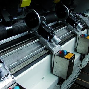 Multipositions-Messung: Ein Sensor nimmt die Position mehrerer Messer auf. Bild: Voith