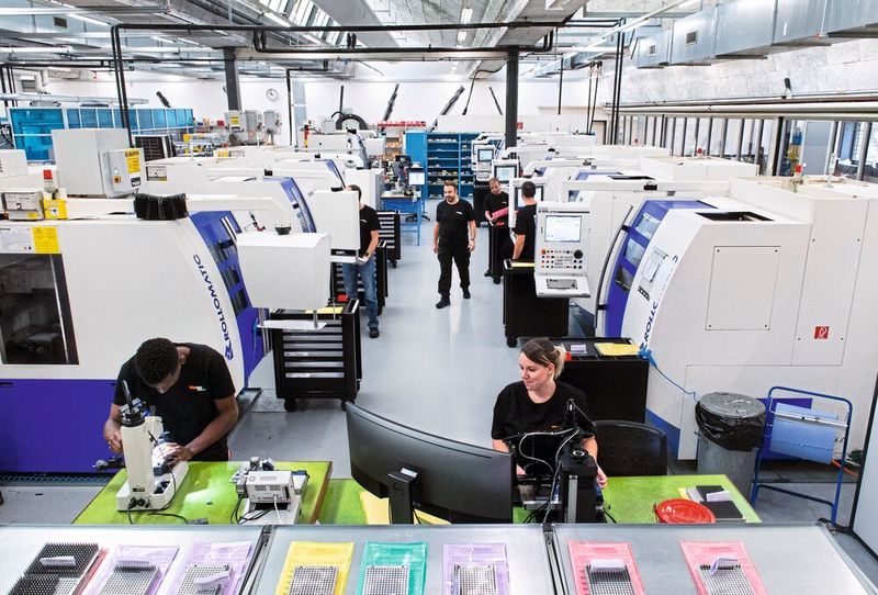 Dixi Polytool liefert dank Lean Manufacturing und einem komplett vernetzten Swiss-made-Schleifmaschinenpark Serienwerkzeuge oder kundenspezifische Werkzeuge in kürzester Zeit.  (Thomas Entzeroth)