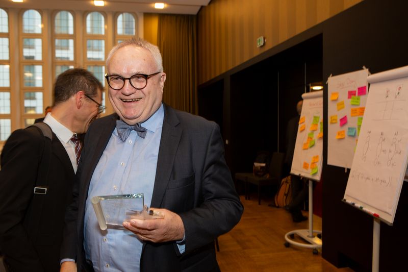 Ein glücklicher Gewinner (Gaby Ahnert – Eventfotograf)