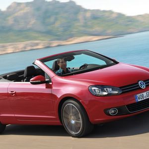 Neun Jahre nach dem Produktionsende des Vorgängers hat Volkswagen ein neues Golf Cabriolet vorgestellt.
