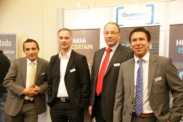 Zufriedene Gesichter am Stand von Quantum. (Archiv: Vogel Business Media)
