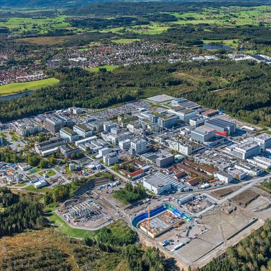 Roche sta valutando attentamente i futuri investimenti in Germania. Il progetto di ampliamento approvato a Penzberg (nella foto) non è interessato da questa revisione. (Immagine:Roche)