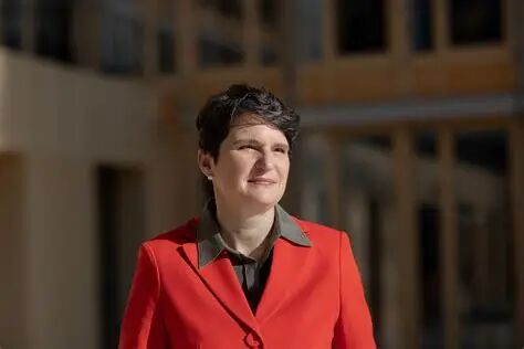 Angesichts der wirtschaftlichen Lage der deutschen Industrie, kommentiert die BDI-Hauptgeschäftsführerin Tanja Gönner: „Wachstum und Wettbewerbsfähigkeit müssen zur obersten Priorität erklärt und die Abhängigkeit von China deutlich verringert werden!“ (Bild:  BDI)