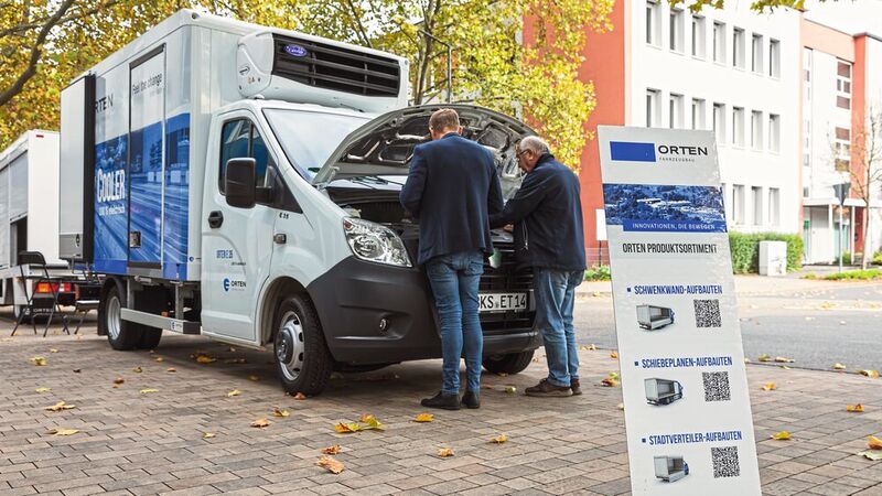 Wo ist der Dieselmotor? Beim Forum Fahrzeugbau im Oktober in Würzburg konnten sich die Teilnehmer einen umgebauten Transporter von Orten anschauen.