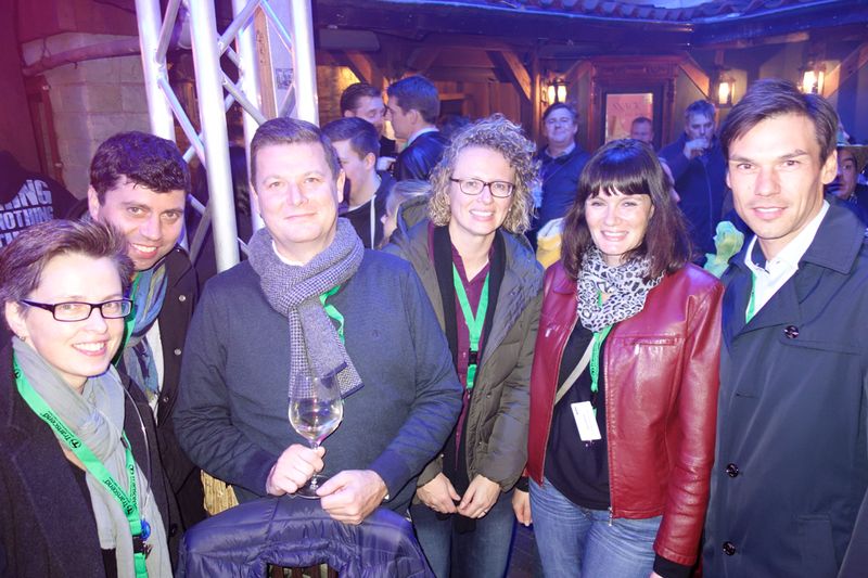 Die Gastgeber des Abends: (v. l.) Sylke Rohbrecht, Sasa Viro, Reiner Schwitzki, Simone Blome, Sabine Hammer und Andreas Ruhland, ALSO. (Bild: IT-BUSINESS)