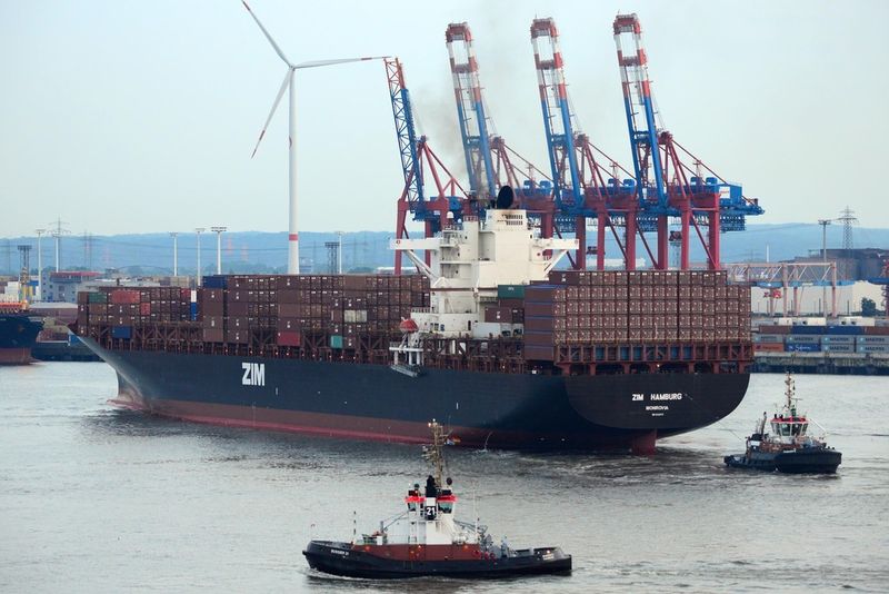Die ZIM Hamburg verfügt über eine Stellplatzkapazität von 6350 TEU, darunter 500 Stellplätze für Kühlcontainer. (Bild: HHM)