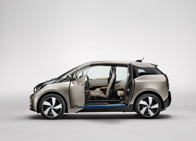 Der i3 rollt auf die Straßen und soll BMW als Vorreiter in Sachene Elektroantrieb positionieren. (Bild: BMW)