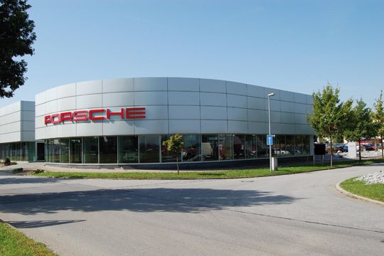 Das AVP-Porsche-Zentrum in Plattling. (Archiv: Vogel Business Media)
