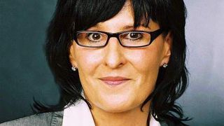 Heike Neumann, Vertriebsleiterin des Elektronikfertigers Heyfra aus Eisleben. (Foto: Heyfra)