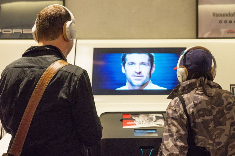 ... mit den Porsche-Rennfahrern Mark Webber und Patrick Dempsey. (Foto: Porsche)