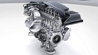 Innovation inside: die neue Motorengeneration von Mercedes-Benz wartet mit zahlreichen elektrifizierten Funktionen und besserer Effizienz auf. (Daimler)