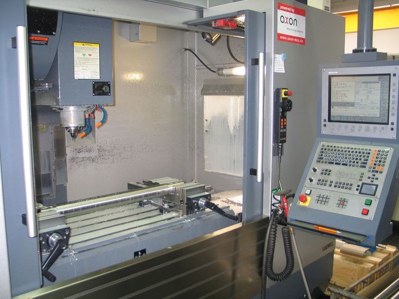 Vertikal-Bearbeitungszentrum Leadwell MCV-1300 mit Verfahrwegen in X, Y und Z von 1300, 635 und 610 mm.  (Bild: Kuttkat)