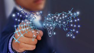 Eine globale Allianz will den Einsatz von künstlicher Intelligenz in Industrie und Fertigung fördern. Dabei soll niemand von der KI-Revolution abgehängt werden. (Bild: Gerd Altmann)