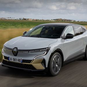 Den Mégane E-Tech Electric hat Renault auf eine komplett neu entwickelte und nur auf elektrische Antriebe ausgerichtete Plattform gestellt, die CMF-EV.(Bild:  Renault)