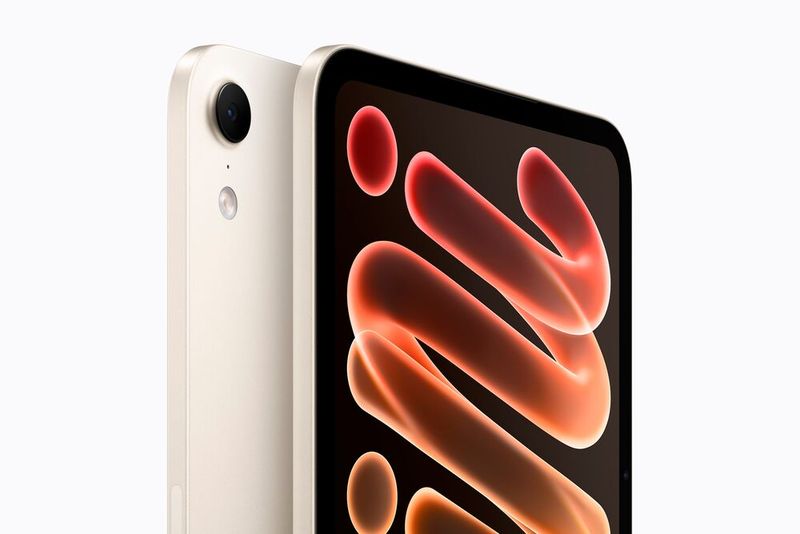Die 12-MP-Weitwinkelkamera auf der Rückseite nimmt 4K-Video mit bis zu 60 fps auf.   (Bild: Apple)