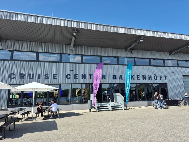 Im Hamburger Cruise Center Baakenhöft zeigte Bosch eBike Systems am 16.06.2026 seine Produktneuheiten für das Modelljahr 2027. (Bild: Stefanie Eckardt)