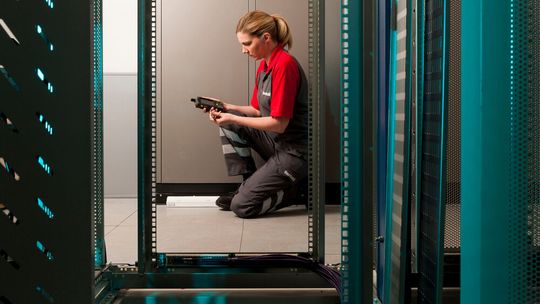 Vernetzte Fallen wie die von Rentokil monitoren etwaige Schadnageraktivitäten rund um die Uhr.(Bild:  Rentokil Initial)