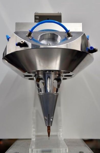 Ein Exponat zur Lasys ist dieser koaxiale Bearbeitungskopf für die Additive Fertigung von morgen, heißt es. Das LZH zeige dabei interessantes Know-how zur generativen Verarbeitung diverser Materialtypen – von Metall bis Glas. (LZH)