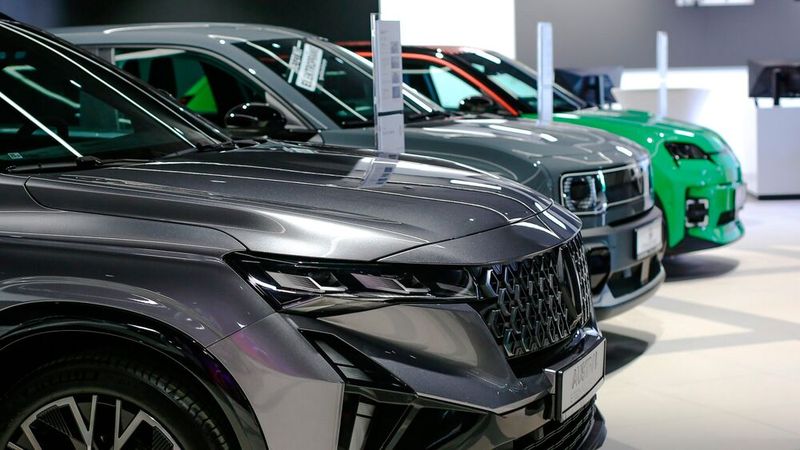 Blick in den neuen Showroom der Autowelt Hartmann in Osnabrück. (Bild: Autowelt Hartmann)
