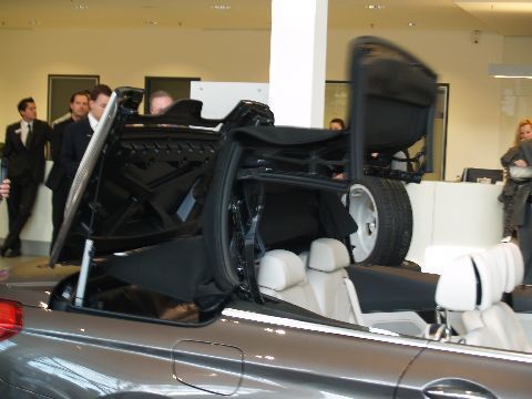 Das Dach des neuen 6er öffnet sich automatisch innerhalb von 19 Sekunden. (Archiv: Vogel Business Media)