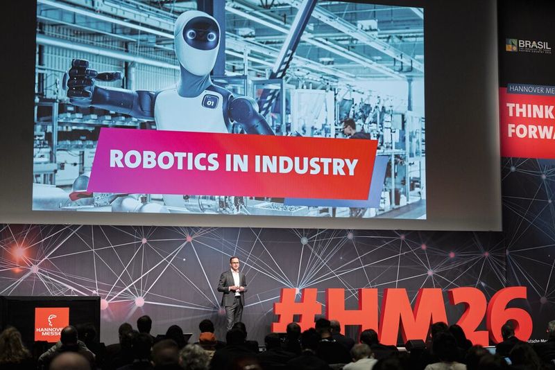 Im Applikation Park werden neueste Robotik-Trends erlebbar mit KI-basierten Wahrnehmungssystemen autonomen mobilen Manipulatoren sowie humanoiden Roboter. (Bild: HMI)
