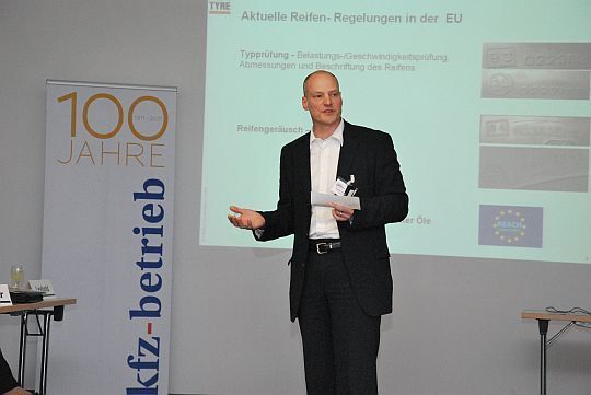 Norbert Allgäuer, Pirelli Deutschland, informierte über die neue Reifenkennzeichnung ab 2012. (Archiv: Vogel Business Media)