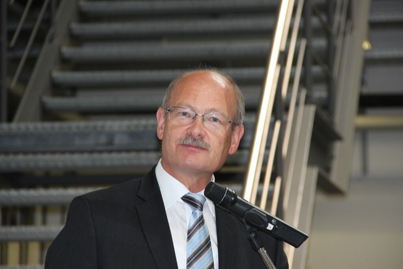 „Es treibt uns, die Produktion schneller, einfacher, günstiger zu machen“, berichtete Prof. Gunter Reinhart, der zusammen mit Prof. Zäh das IWB leitet. (Bild: Itasse)