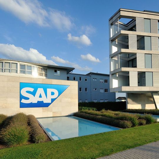 Weltweit arbeiten fast 300 Millionen Nutzer in Unternehmen regelmäßig mit Cloudanwendungen von SAP. (Bild:  Stephan Daub/SAP)